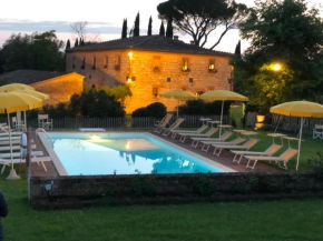 Гостиница villa San Fabiano with heated pool  Монтерони Д'арбиа